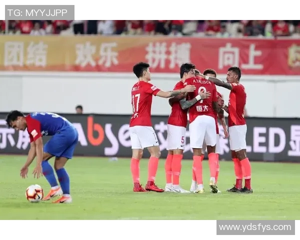 2018年恒大与重庆精彩对决回顾CCTV全程直播盛况再现